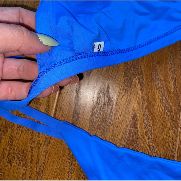 Cheeky electric blue plunging V bikini set - Picture 4 of 4